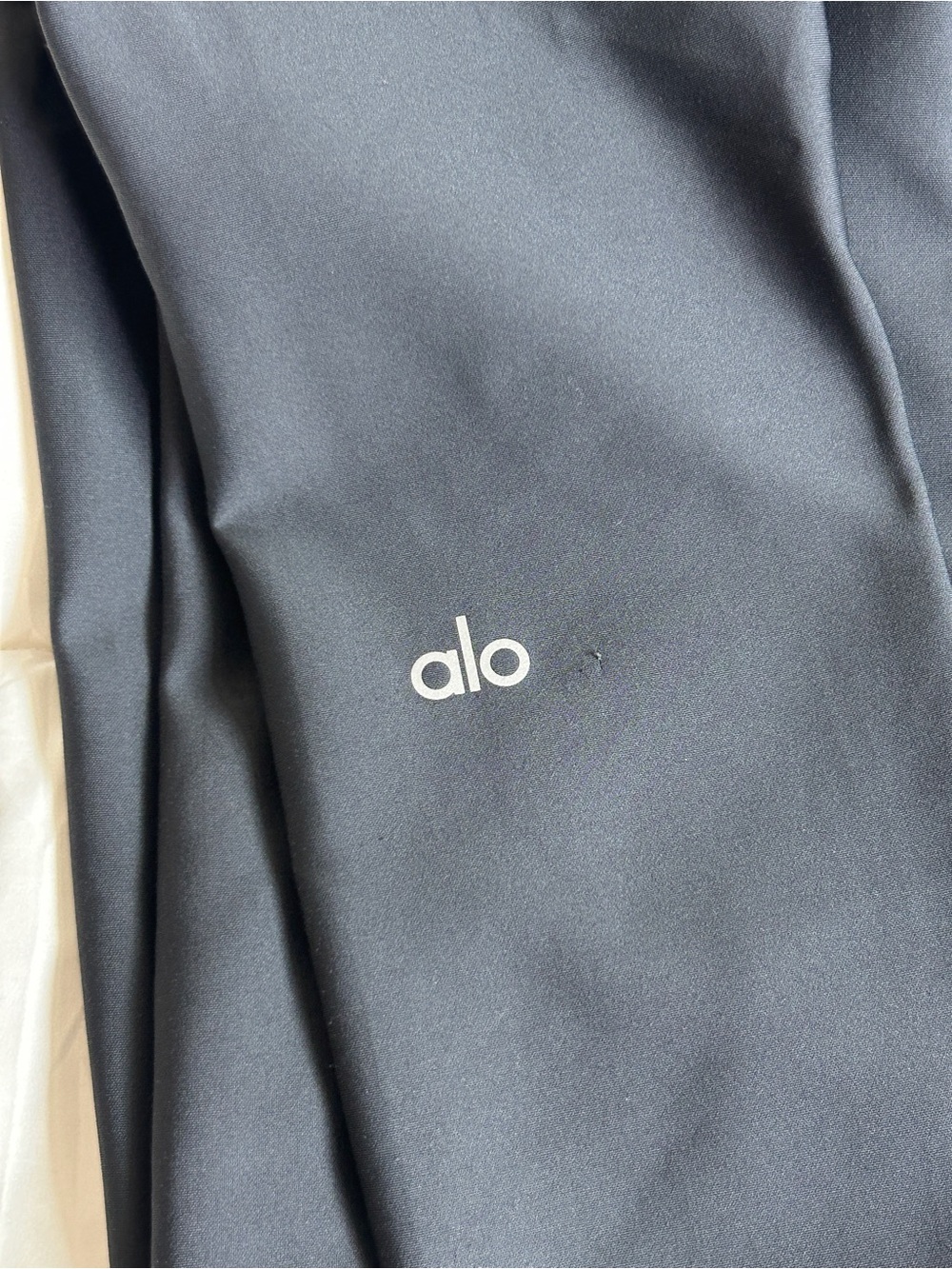 Alo High-Waist Black Leggings in XS - Picture 8 of 8